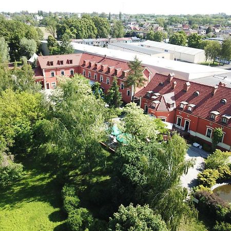 Dworek 1885 Ostrzeszów Esterno foto